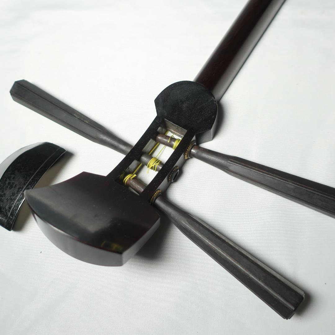 三味線 細棹 綾杉胴 花柄彫刻 ハードケース 鼈甲撥 付属 長唄 和楽器 E27