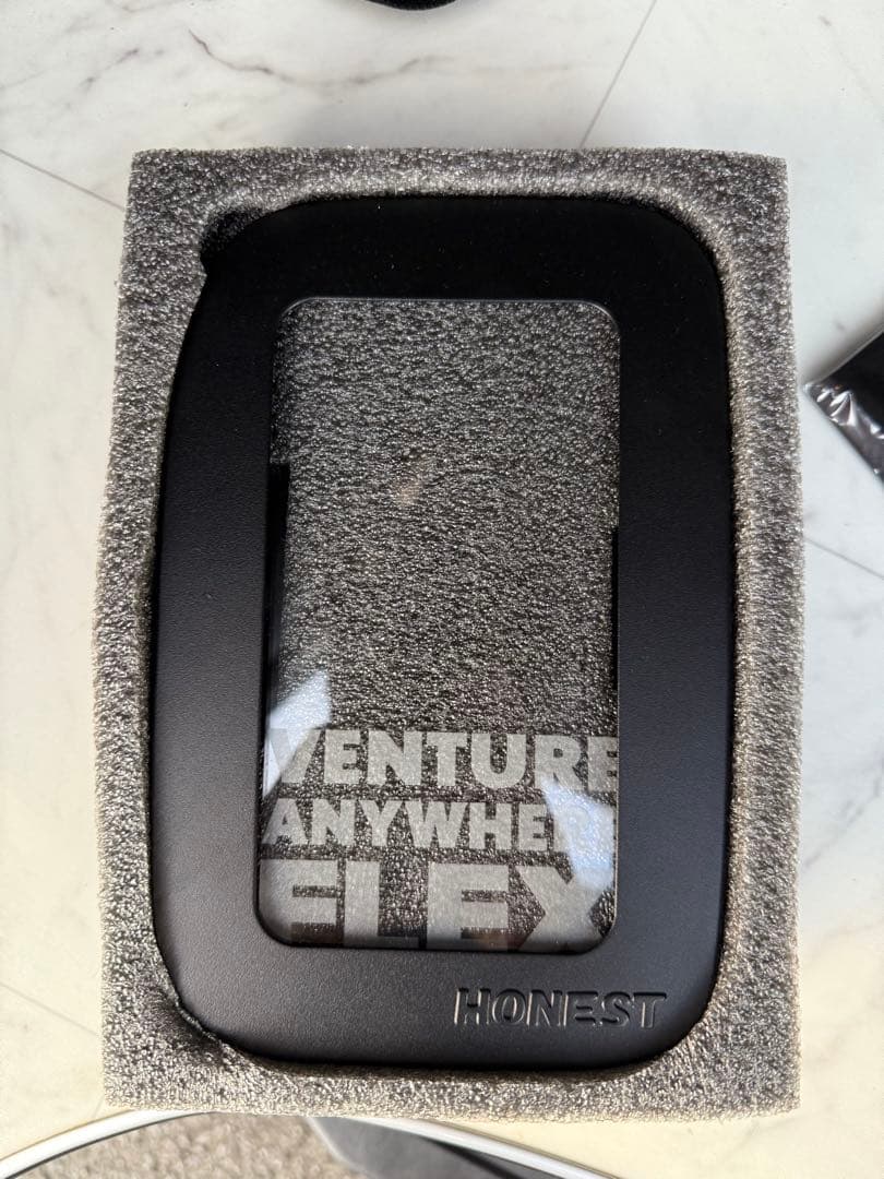 HONEST製ハイエース給油口カバー フューエルガラスリッド