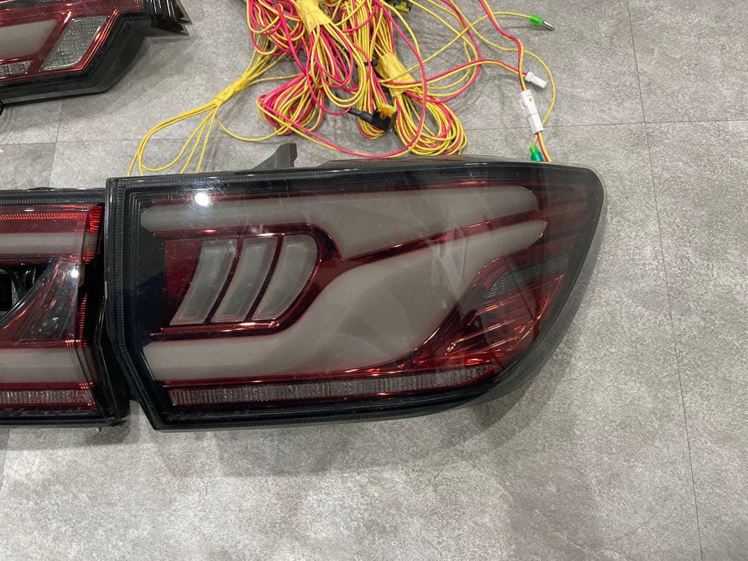 レヴォーグVNバレンティ テールランプ