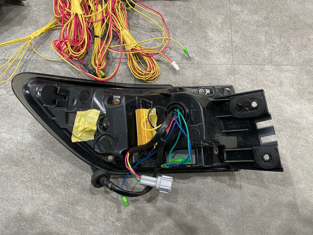 レヴォーグVNバレンティ テールランプ