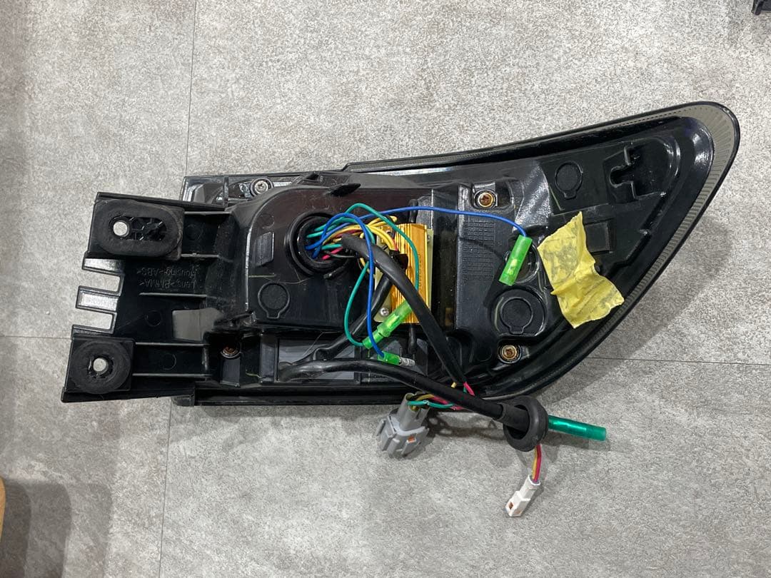 レヴォーグVNバレンティ テールランプ