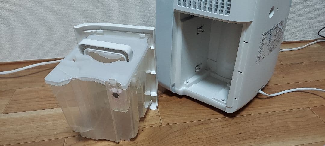 s*y様 SHARP CM-P100-W 除湿機 ホワイト