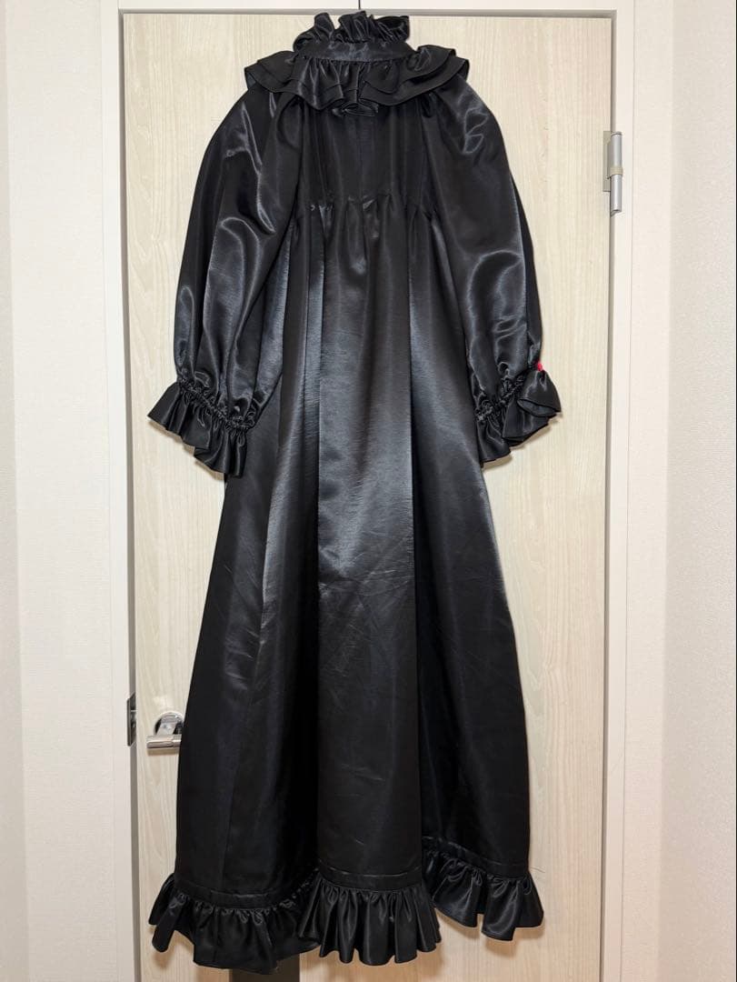 フェルメリストビームス　サテンフリルワンピース