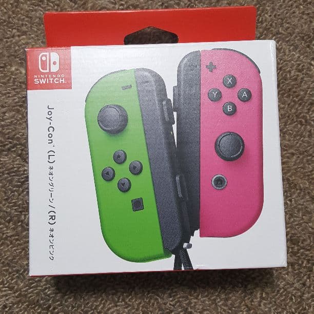 Joy conネオングリーン(L)/ネオンピンク(R)