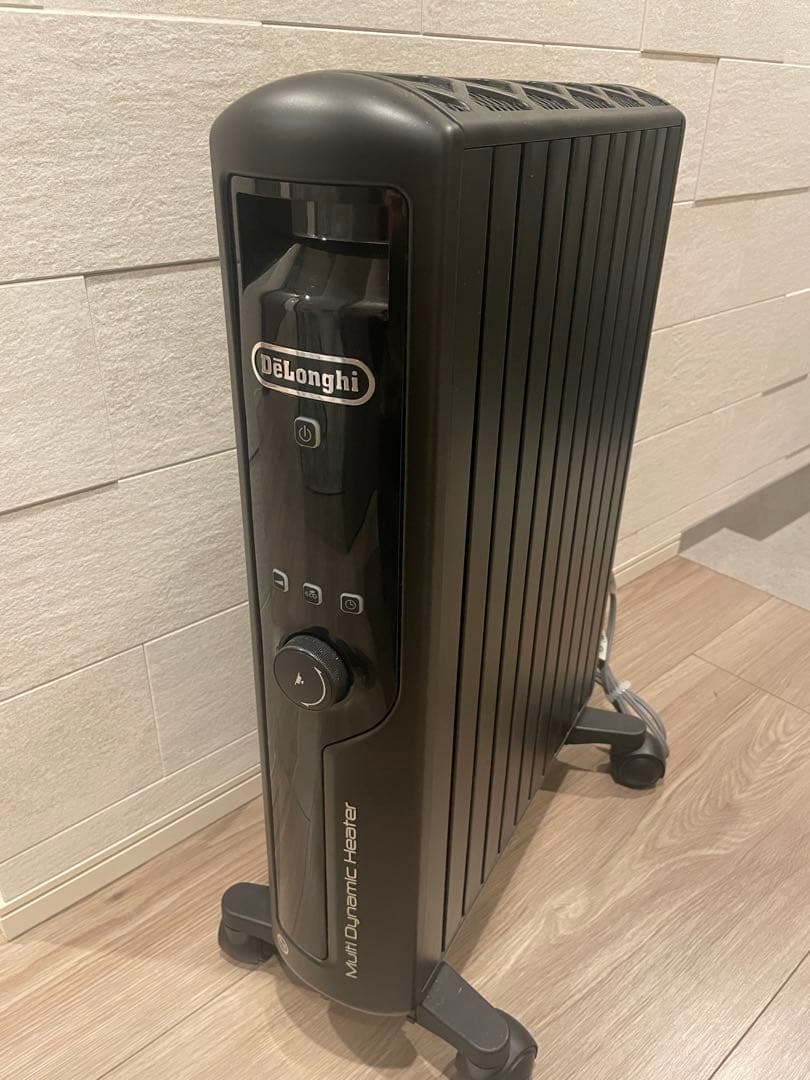 【リモコンつき】 DeLonghi オイルヒーター ブラック