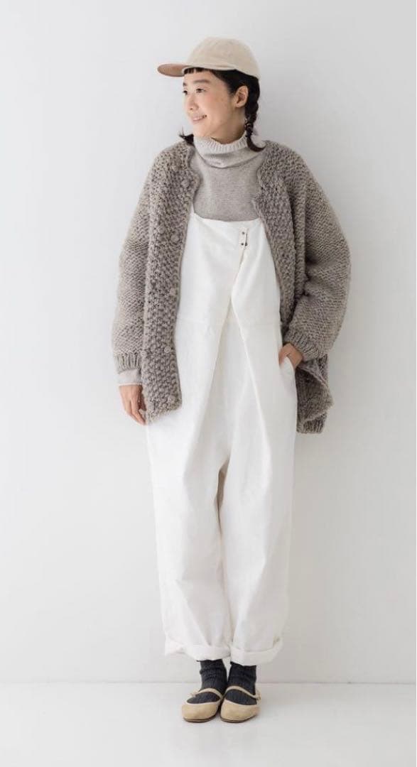 ネストローブ　フロントホックサロペット　白