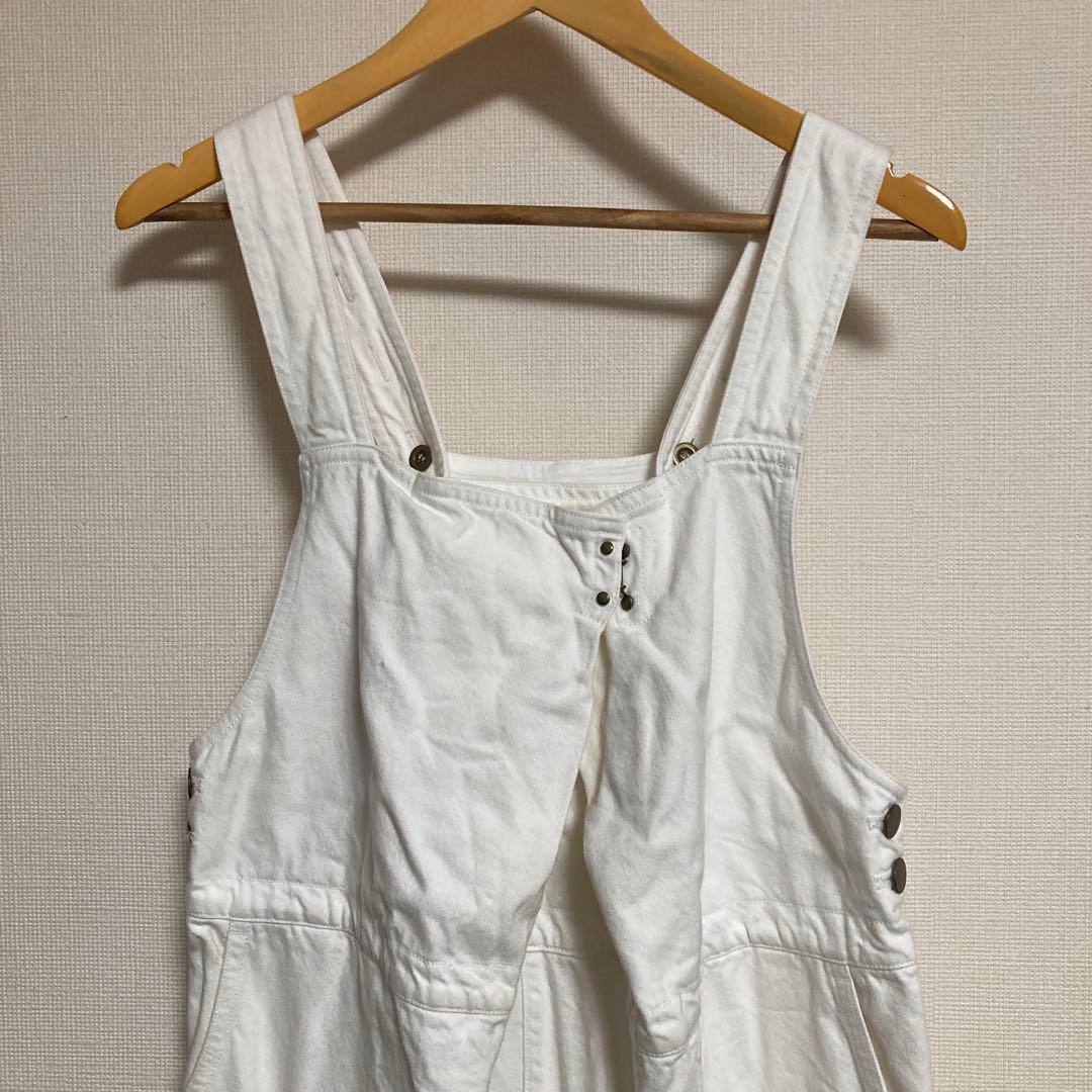 ネストローブ　フロントホックサロペット　白