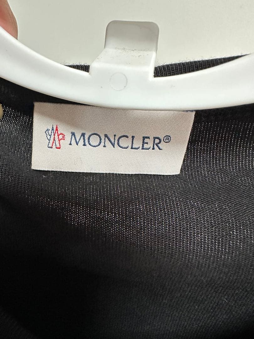MONCLER 黒 長袖 値下げ