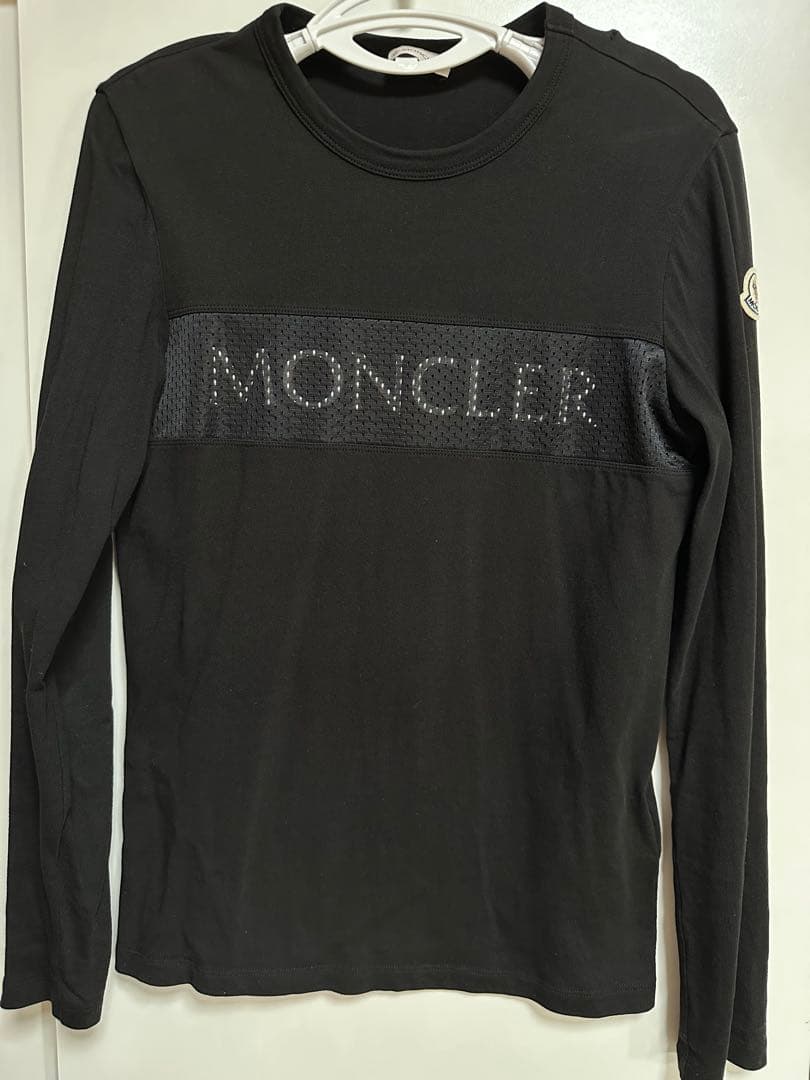 MONCLER 黒 長袖 値下げ