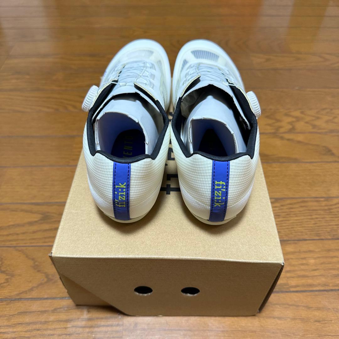 fi'zi:k フィジーク VENTO PROXY ホワイト 42EU（9US）