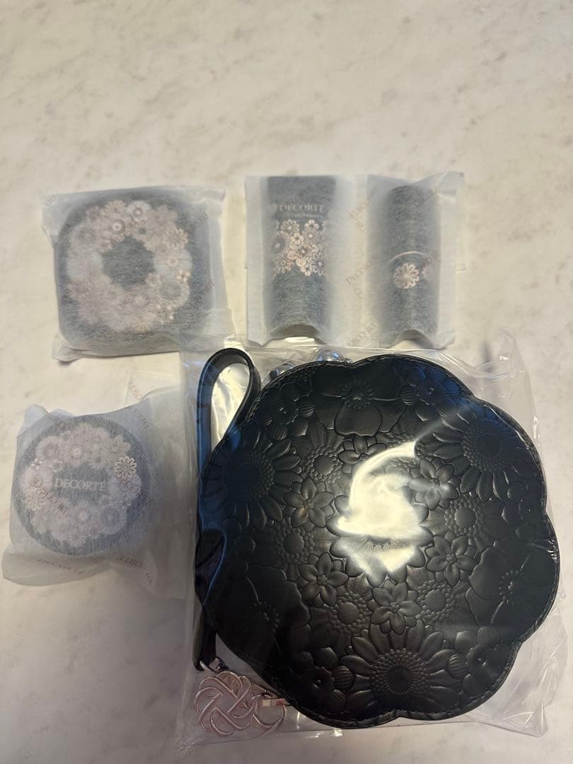 コスメデコルテ エターナルブルーム クリスマスコフレ2025