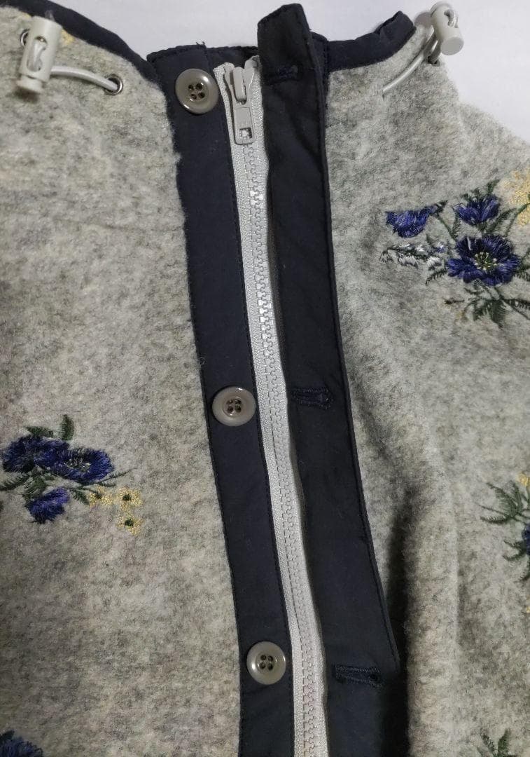 スーパーハッカ　スライバー冬の花刺しゅう裏キルティングベスト　グレー　匿名配送