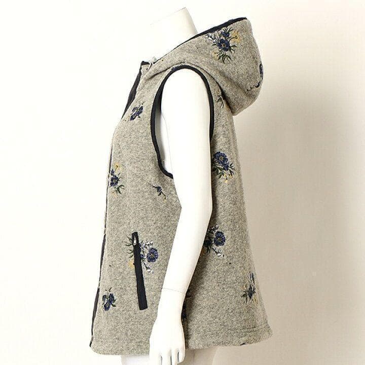 スーパーハッカ　スライバー冬の花刺しゅう裏キルティングベスト　グレー　匿名配送