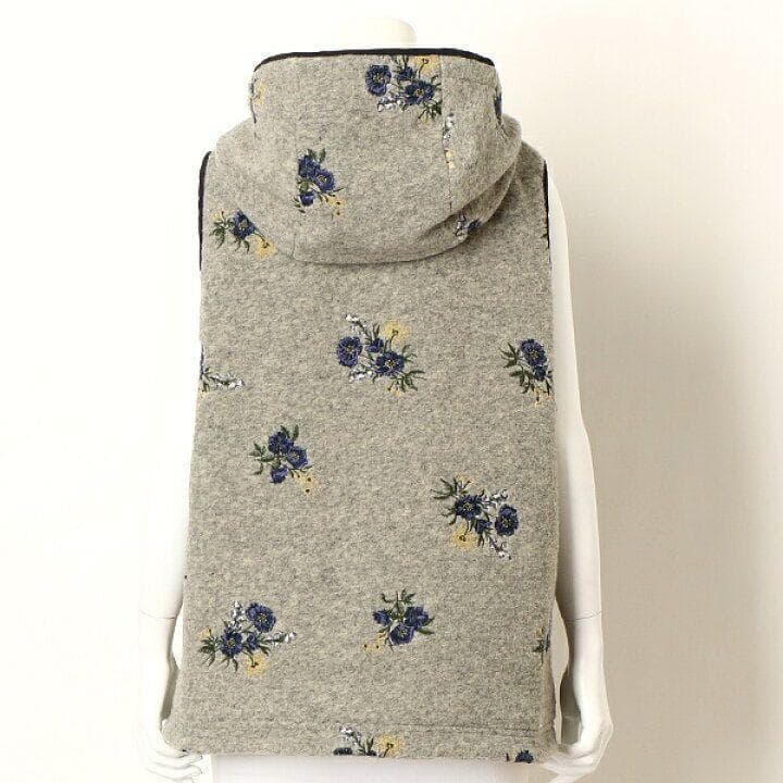 スーパーハッカ　スライバー冬の花刺しゅう裏キルティングベスト　グレー　匿名配送