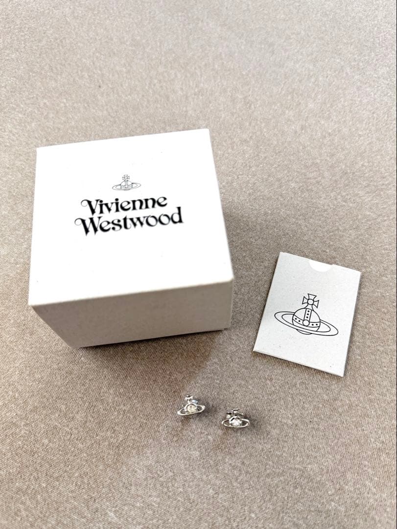 Vivienne Westwood ヴィヴィアン ピアス 両耳