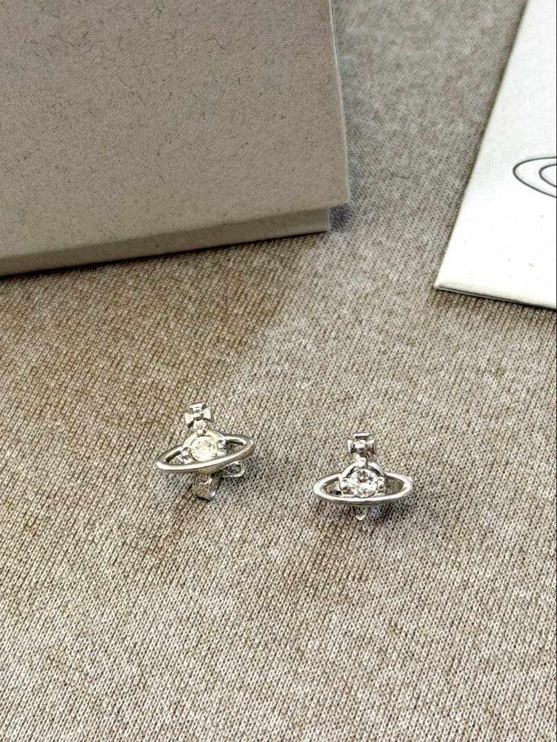 Vivienne Westwood ヴィヴィアン ピアス 両耳