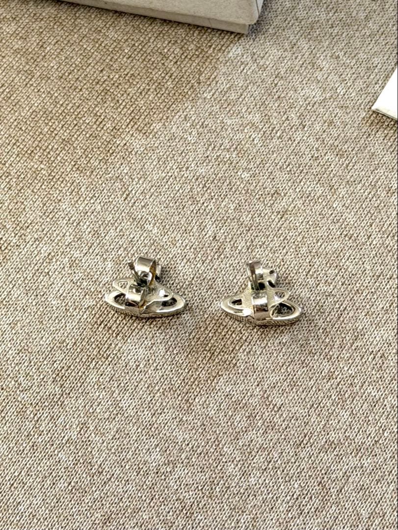 Vivienne Westwood ヴィヴィアン ピアス 両耳