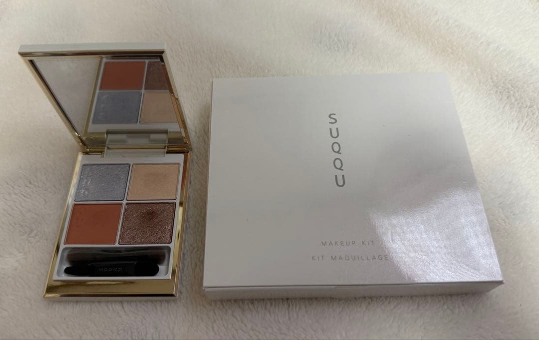 SUQQU メイクアップ キット 光飾 (2025 ホリデー コレクション)