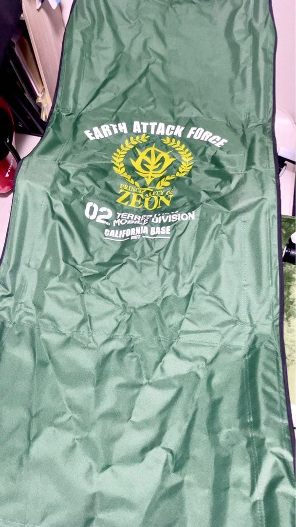 【美品・屋外未使用】 ガンダム ジオン軍 折りたたみ コット