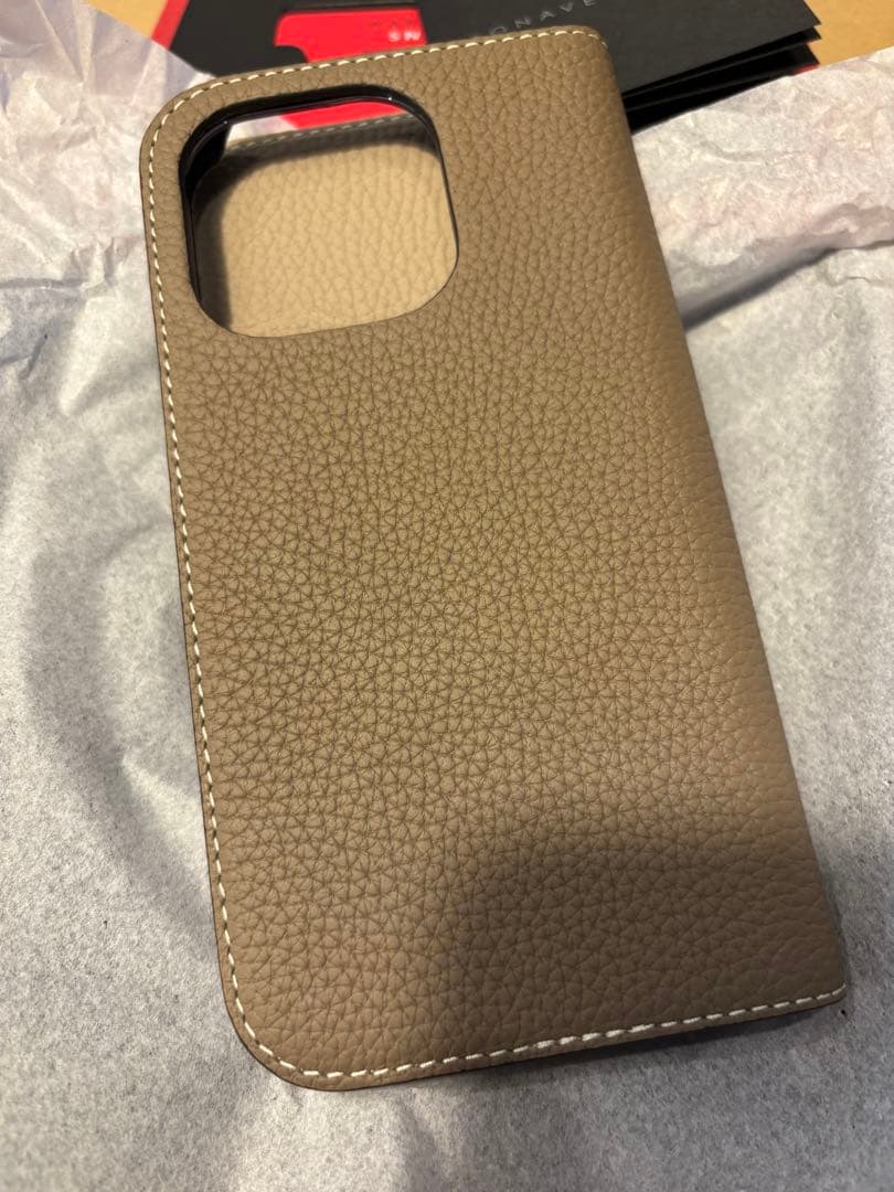 新品未使用★iPhone 15 Pro ボナベンチュラ　ケース