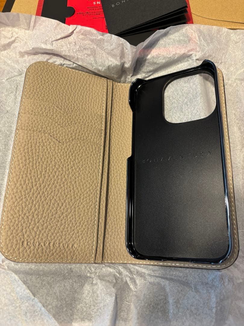 新品未使用★iPhone 15 Pro ボナベンチュラ　ケース