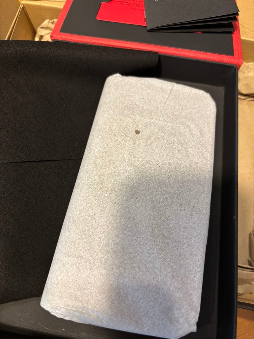 新品未使用★iPhone 15 Pro ボナベンチュラ　ケース