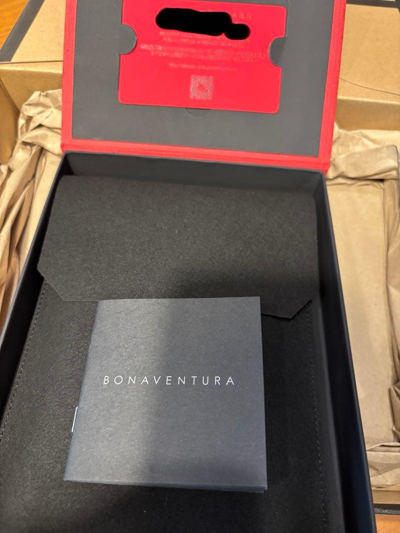 新品未使用★iPhone 15 Pro ボナベンチュラ　ケース