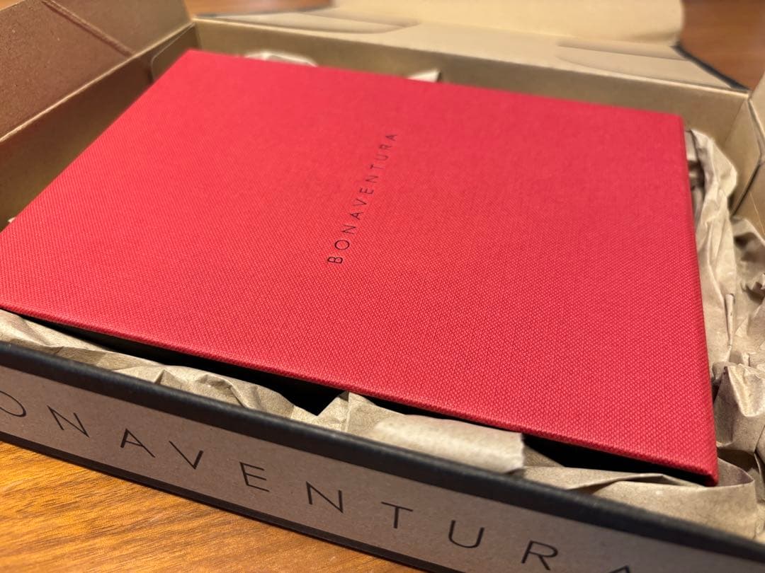 新品未使用★iPhone 15 Pro ボナベンチュラ　ケース