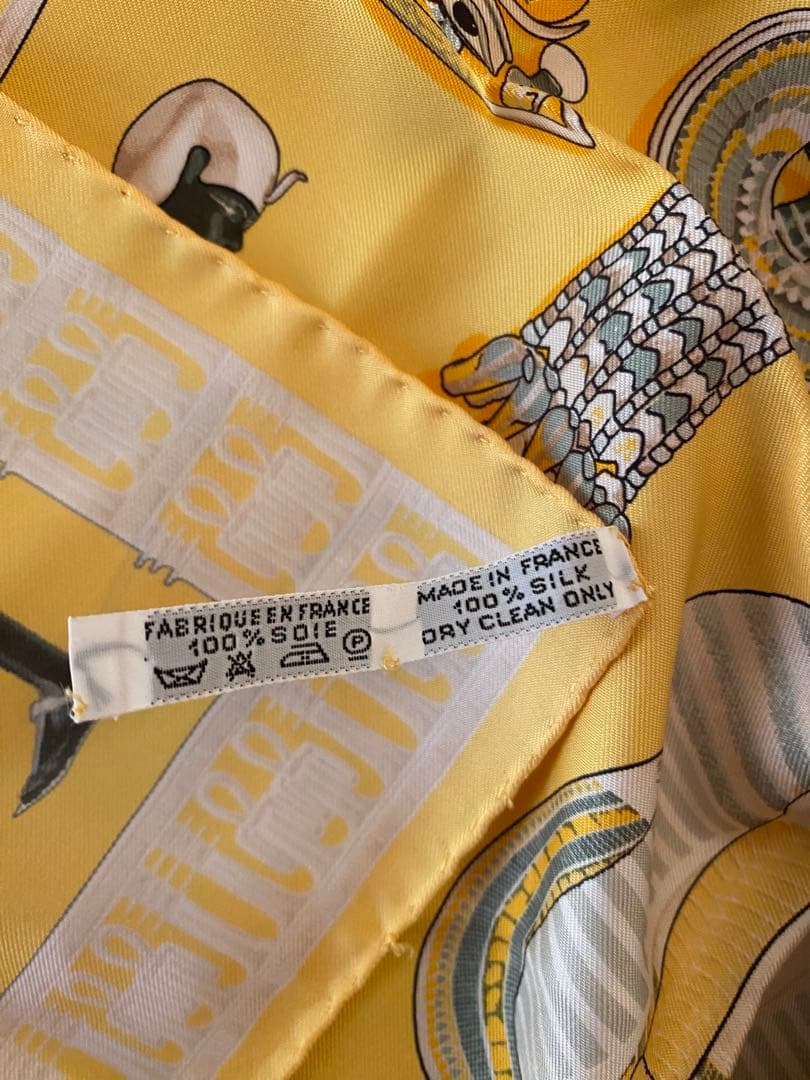 エルメス　スカーフ　カレ45 ツタンカーメン　イエロー