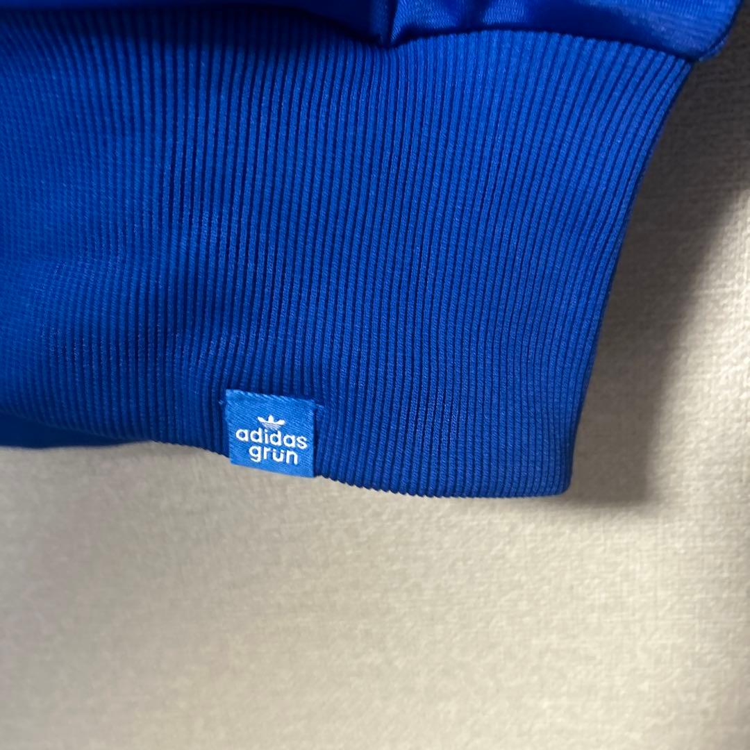 【33-8】adidasアディダス　オリジナル　ジャージ　新品