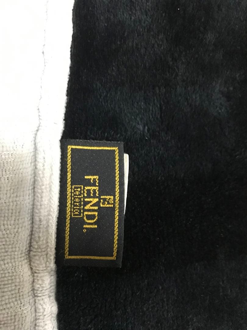 フェンディ　ニューマイヤー毛布　カラフル　バック色々柄　楽しい　暖か