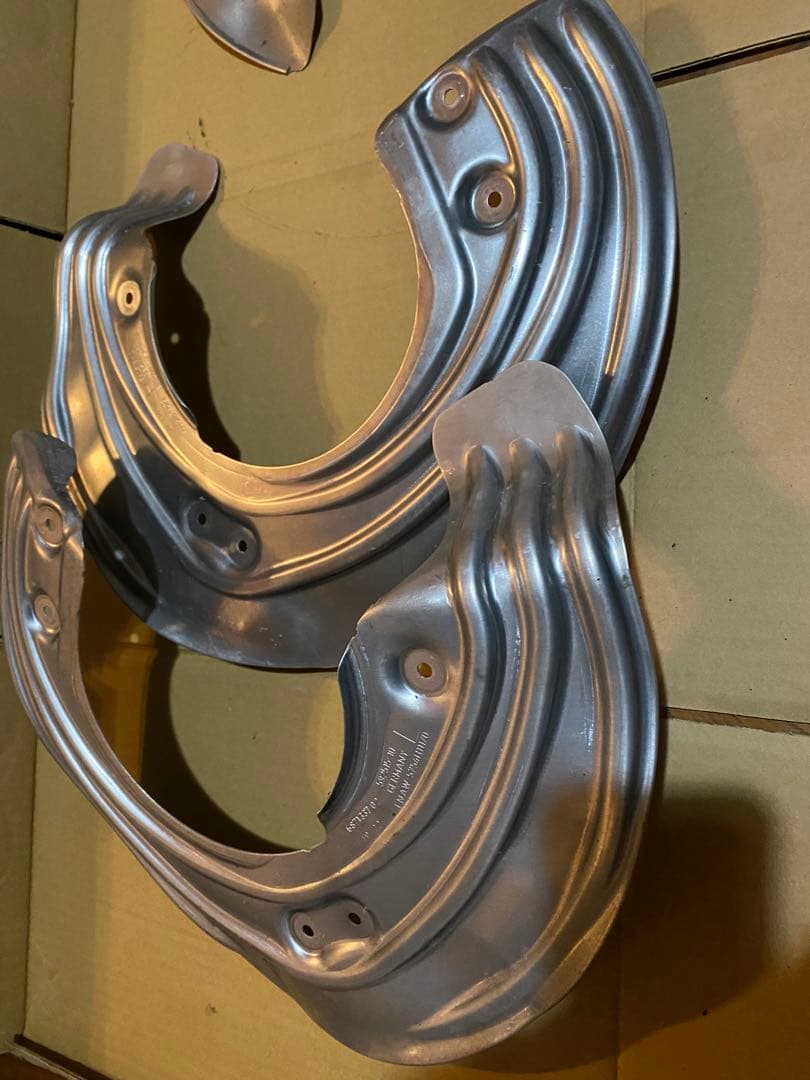  純正　ブレーキキャリパー