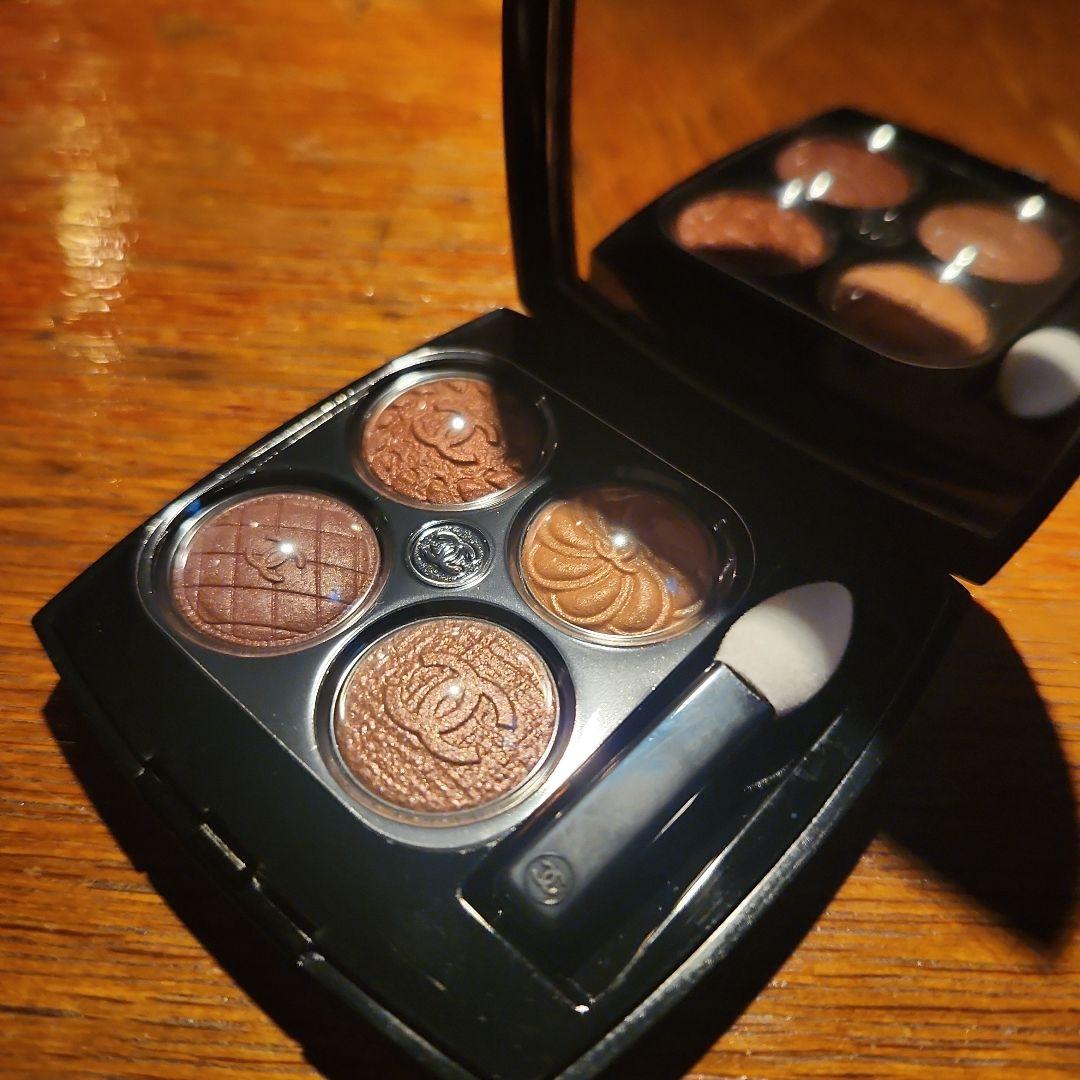 モカ。シャネル　レ キャトル オンブル ブトン 219　新品未使用。