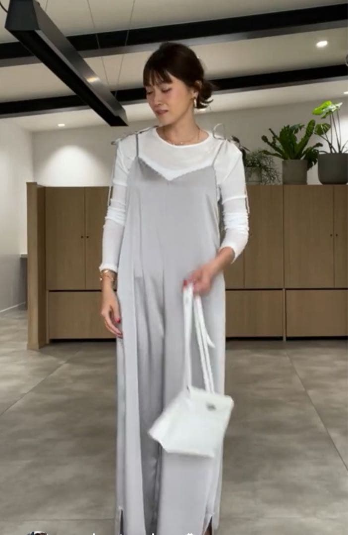 専用ジプソフィア　gypsohila グレージュ サテンスカラップサロペット