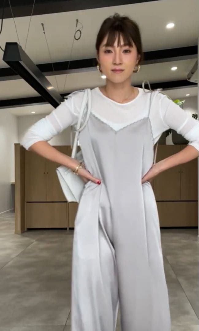 専用ジプソフィア　gypsohila グレージュ サテンスカラップサロペット