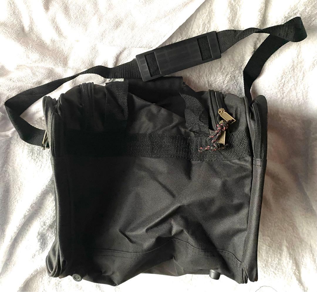 ゴールドジムGold's Gym★ダッフルバッグLA本部限定★中サイズ未使用新品