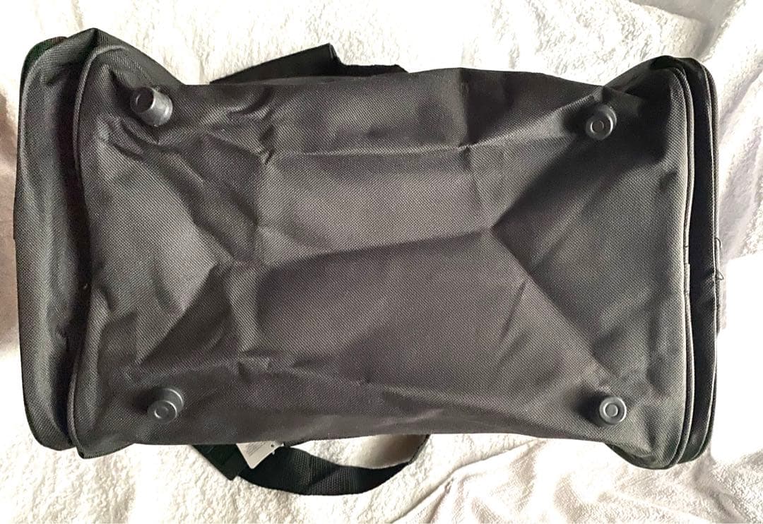 ゴールドジムGold's Gym★ダッフルバッグLA本部限定★中サイズ未使用新品