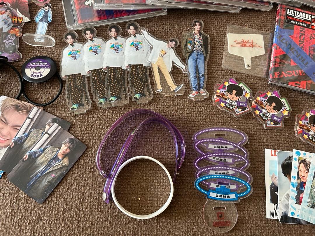 リルリーグ　グッズ　アクスタ　トレカ　Tシャツ　など