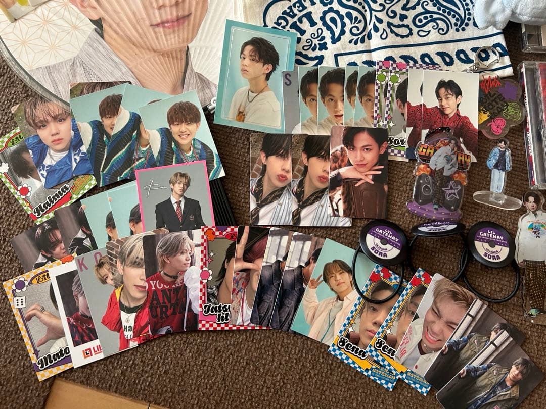 リルリーグ　グッズ　アクスタ　トレカ　Tシャツ　など