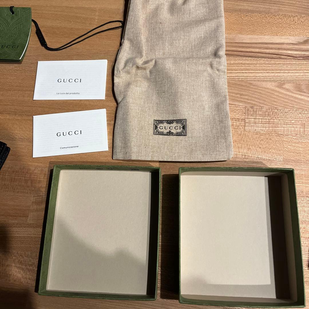 美品　GUCCI グッチ　二つ折り財布