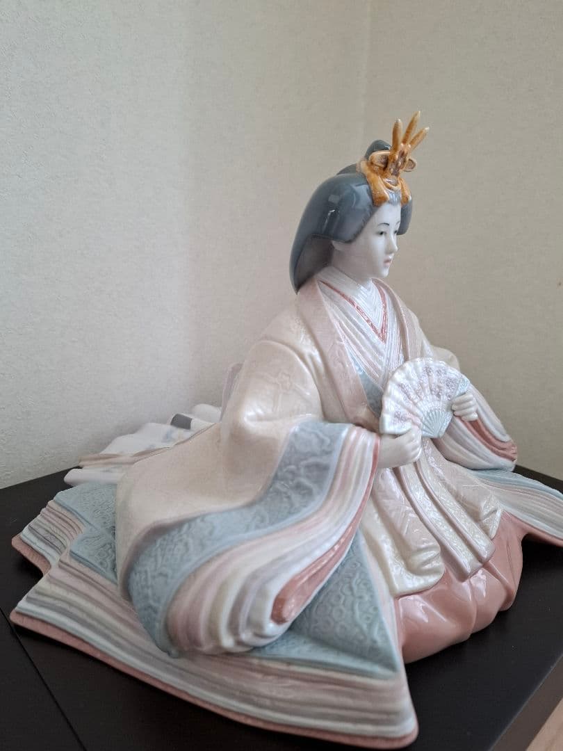 リヤドロ　女雛