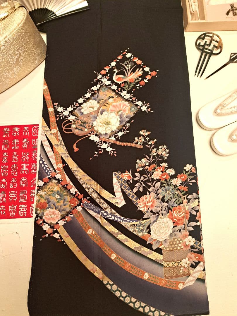 美品❇️豪華黒留袖　金彩刺繍　暈し染め 鳳凰楽器花籠文　比翼仕立て　フルセット