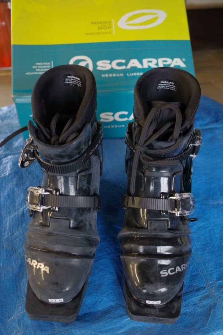 【新品】テレマークスキーブーツ　SCARPA　T4