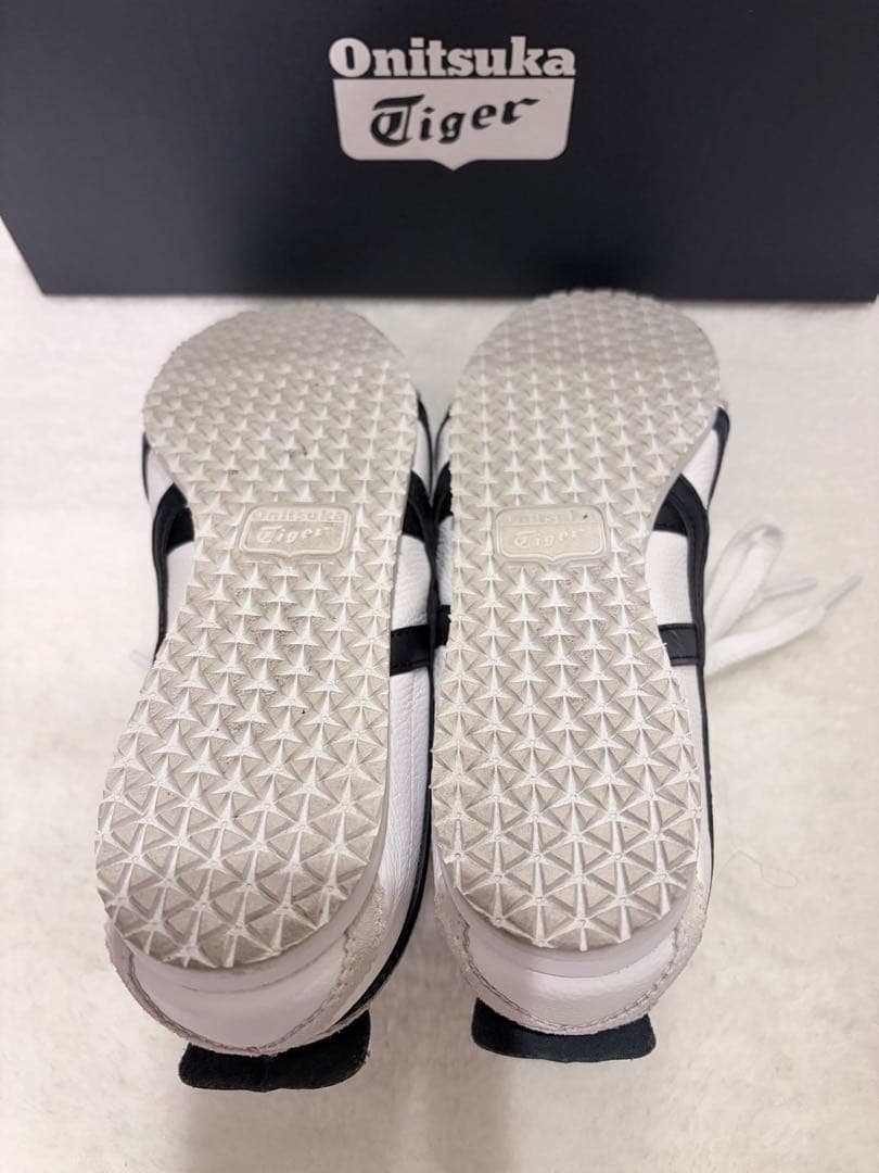 【美品】オニツカタイガー　Mexico66 ホワイト　ブラック　スニーカー　箱付