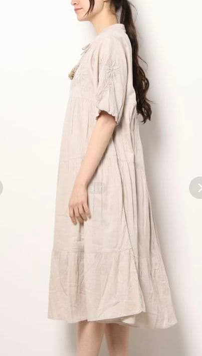 ツハルTSUHARU 刺繍ティアードワンピース　キナリ