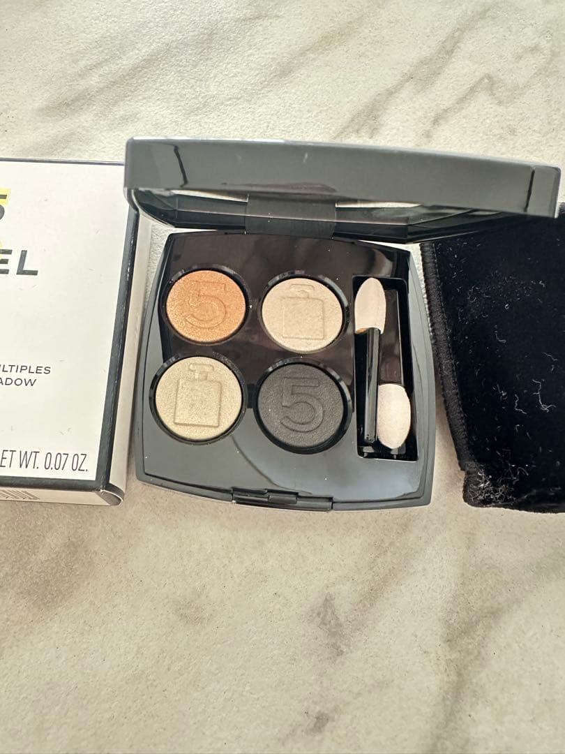 新品未使用品CHANEL N°5 4 OMBRES アイシャドウパレット 限定版