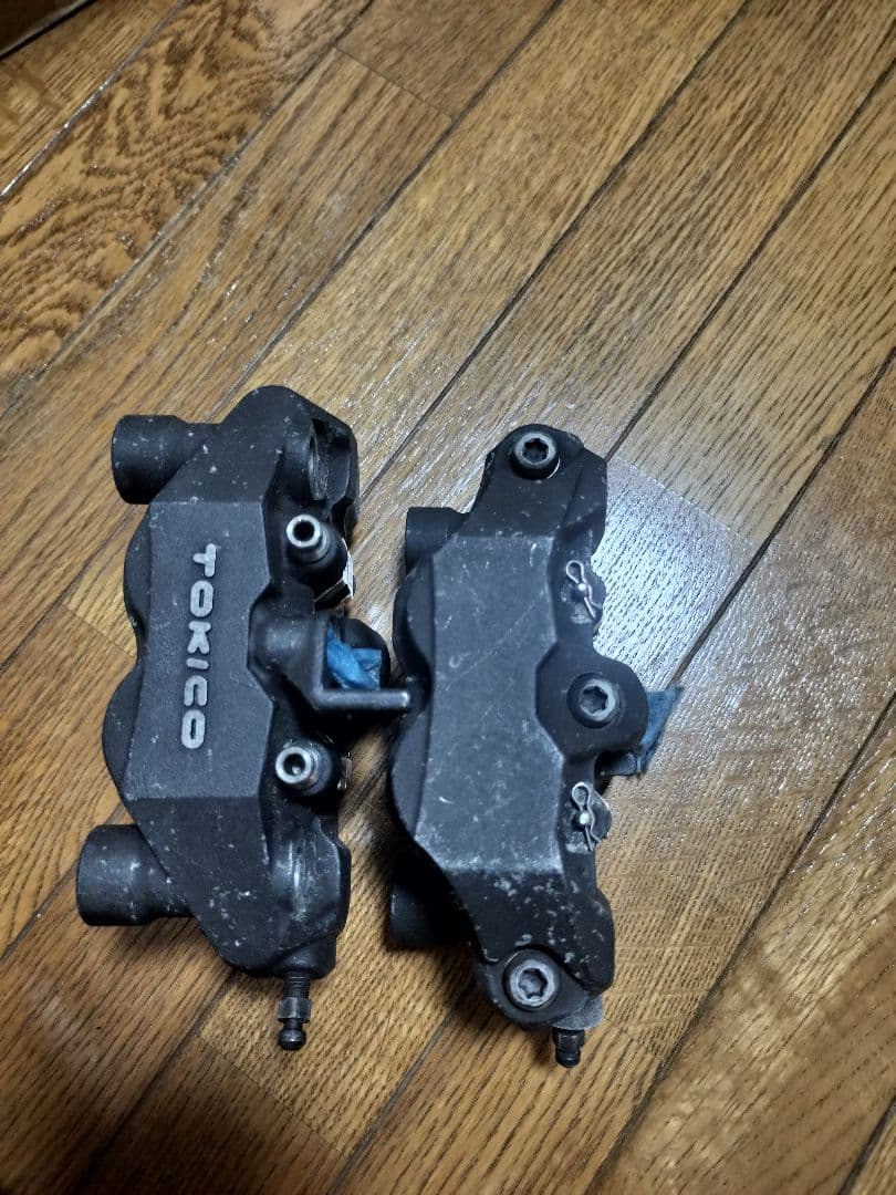 N*o様 Tokico ブレーキキャリパー 黒