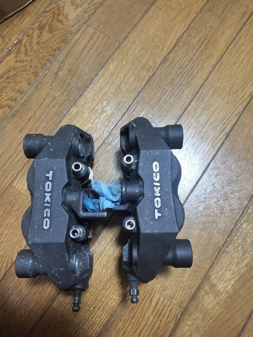 N*o様 Tokico ブレーキキャリパー 黒