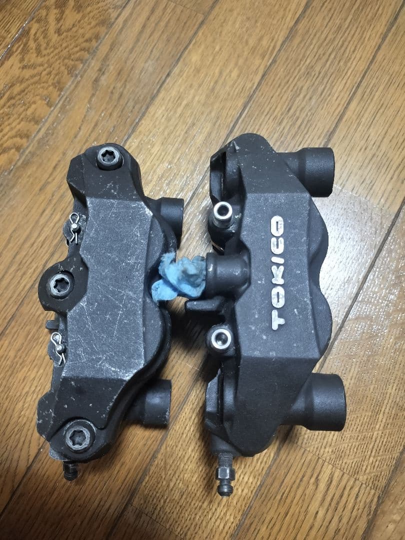 N*o様 Tokico ブレーキキャリパー 黒