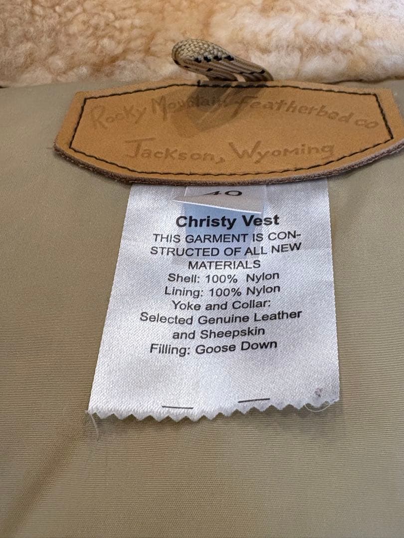 Rocky Mountain Featherbed ダウンベスト40 カーキ